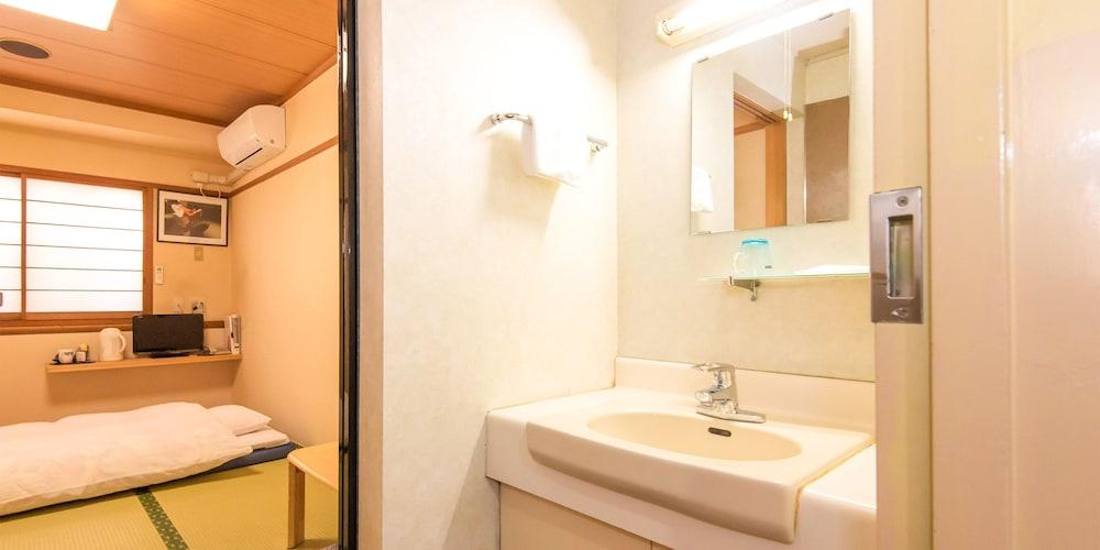 טוקיו Sakura Ryokan Asakusa Iriya מראה חיצוני תמונה